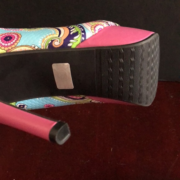 Show Story High Heels - Picture 5 of 6